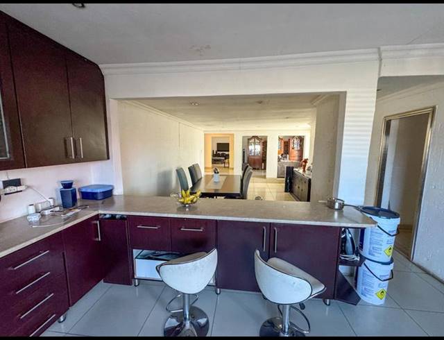 3 BEDROOM HOUSE FOR SALE IN MONDEOR